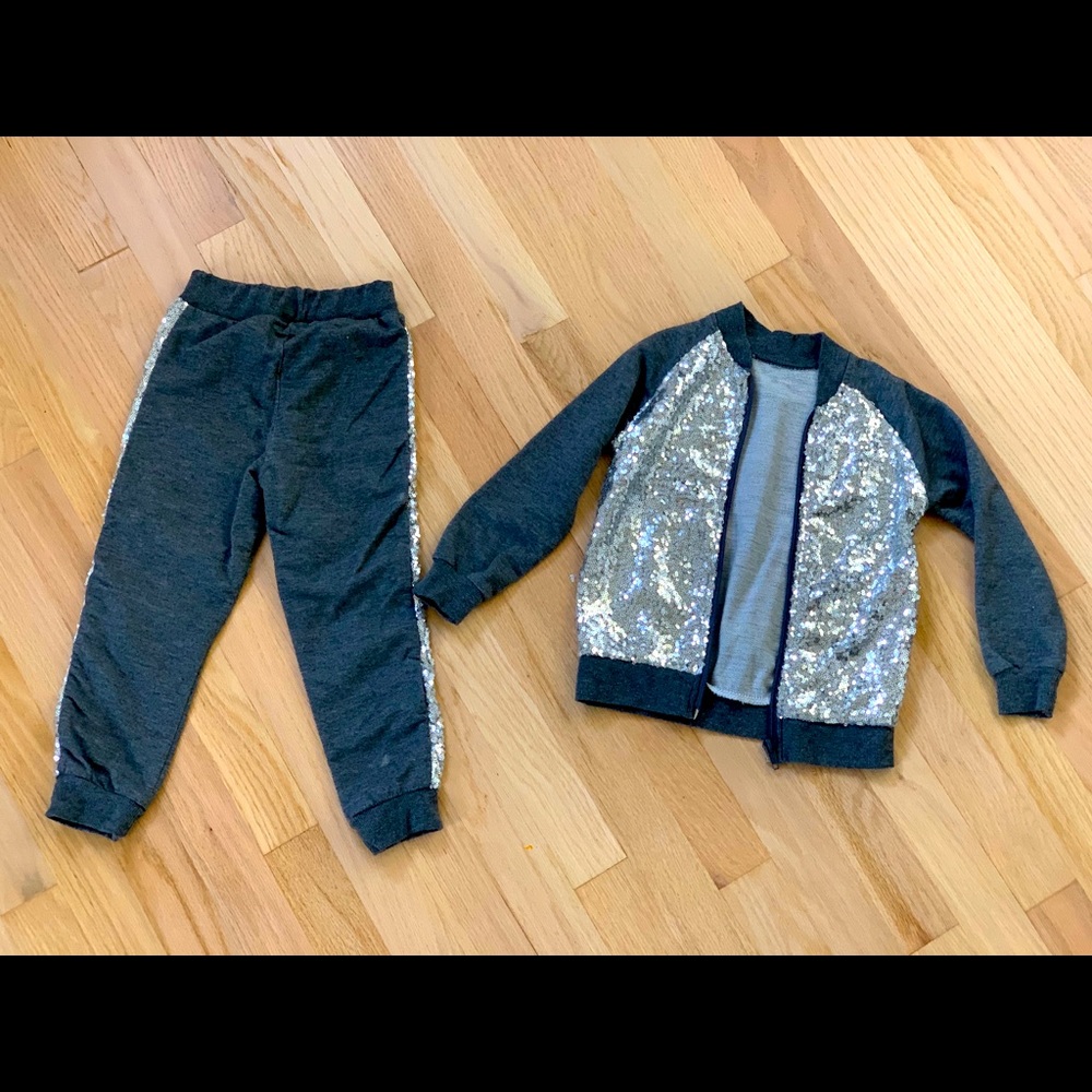 Sweatsuit size 4